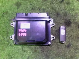 PE0918881F блок управления двигателем Mazda Axela