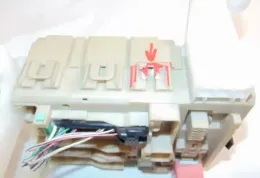 8273005B50 Fuse box control unit Toyota Avensis T270 2015