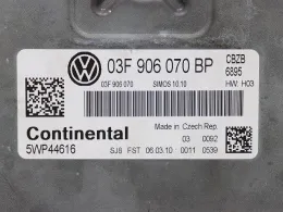 03F906070KM блок управления двигателем Volkswagen Golf