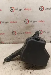 821110UZ10A блок запобіжників Toyota Yaris 2020