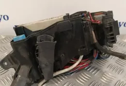 72818793 блок запобіжників Toyota Prius (XW30) 2011