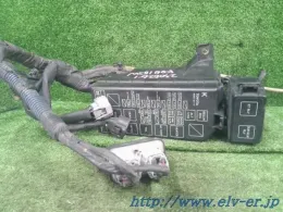 8274135090 блок запобіжників до Toyota Hilux, surf