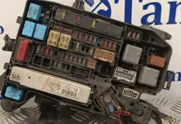 72818793 блок запобіжників Toyota Prius (XW30) 2011