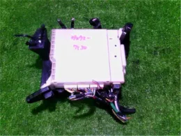8273028660 Toyota Voxy fuse control box