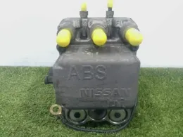 4760026U25 блок управления ABS Nissan Cedric