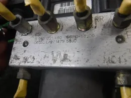 5611058J10 блок управления ABS Suzuki