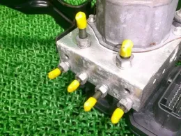 SU00305760 блок управления ABS Toyota
