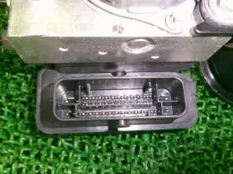 SU00305760 блок управления ABS Toyota