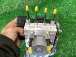 5613063RF2 блок керування ABS до Suzuki