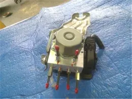5613056UD0 блок керування ABS до Suzuki