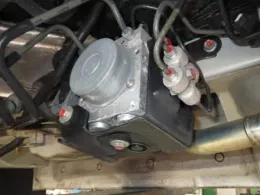 5613064P60 блок керування ABS до Suzuki Every