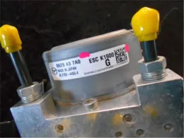 B6Y1437A0 блок керування ABS до Mazda Axela