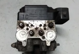 09B000703 блок управления ABS Toyota RAV 4 (XA20) 2000