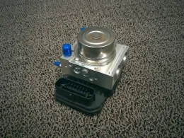44050B5260 Daihatsu Hijet ABS control unit