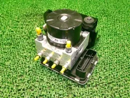476605WS2C Nissan ABS control unit