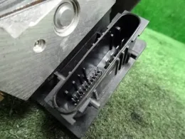 476604V06B Nissan ABS control unit