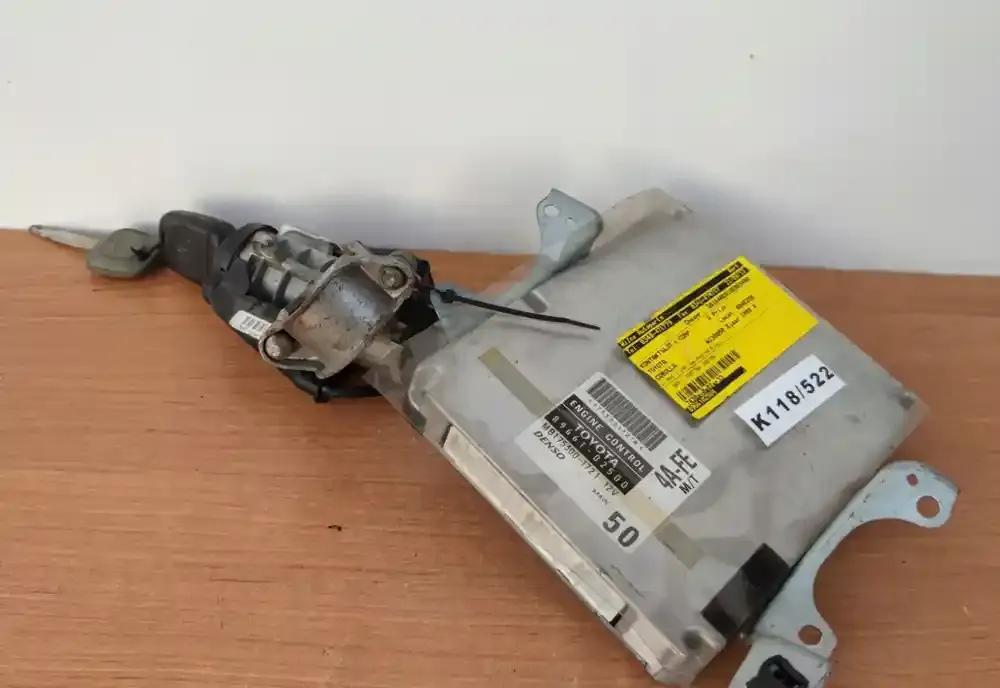 8966102500 блок управління двигуна з ключем, комплект Toyota Corolla E110 1995