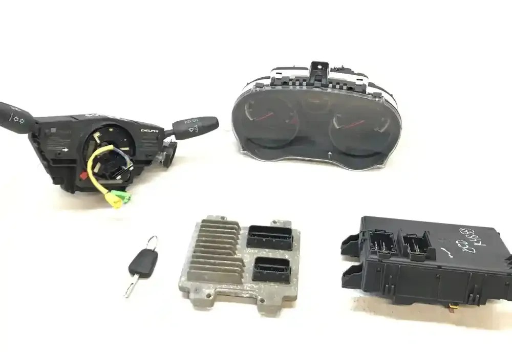P0013312028 блок управління двигуна з ключем, комплект Opel Corsa D 2011