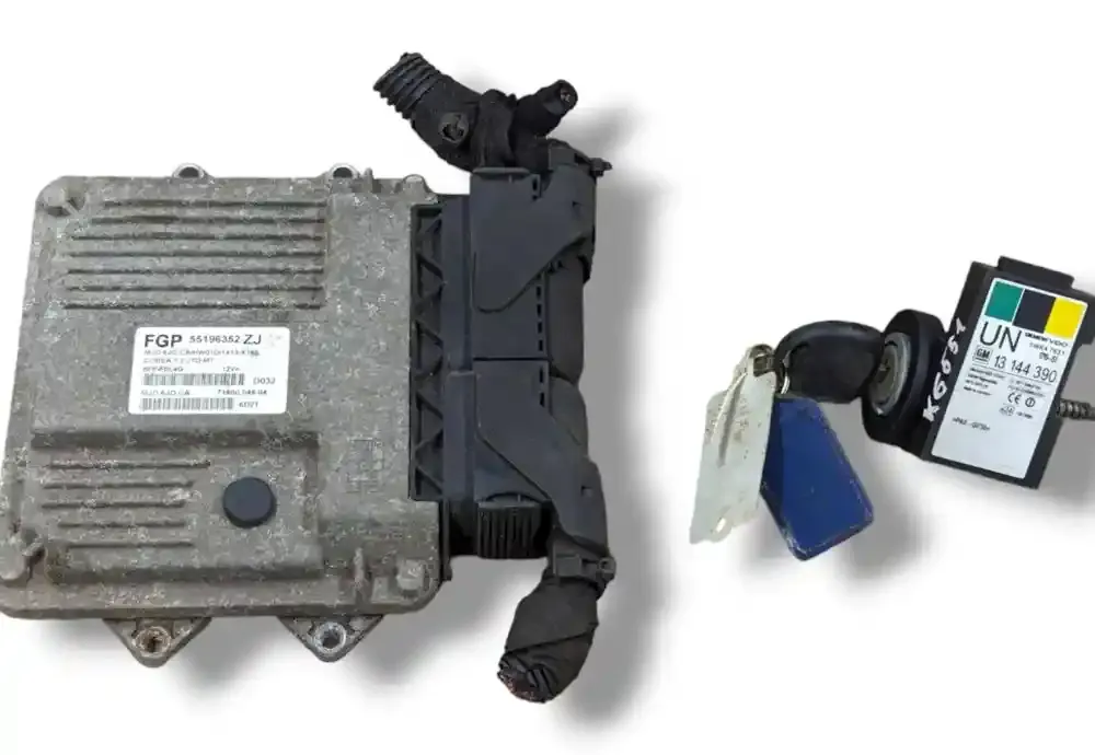 55196352 блок управления двигателя с ключем, комплект Opel Corsa C 2006